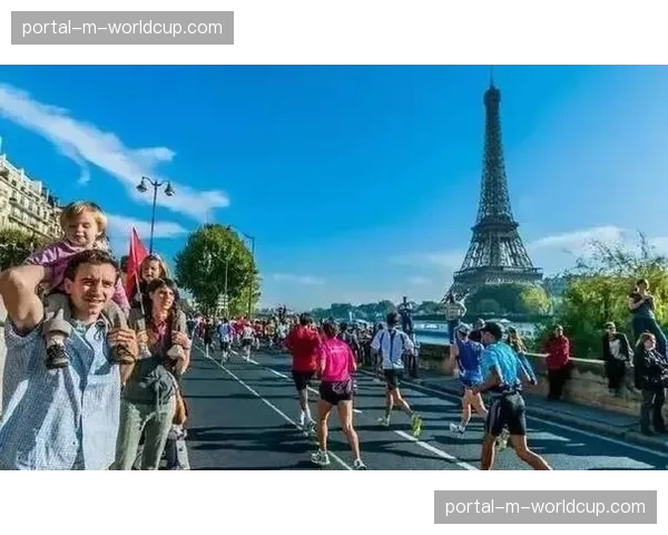 “巴黎马拉松”与法国杯决赛联动,推出足球主题跑步活动