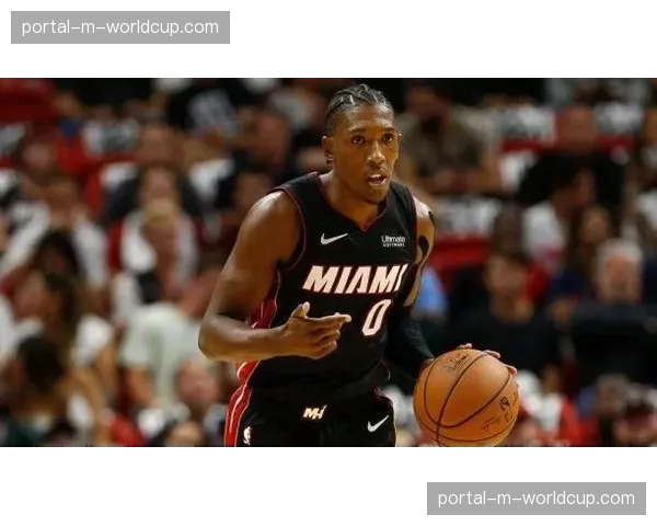 “消息：活塞新星康宁汉姆脚踝酸痛，将缺席剩余全部常规赛比赛”